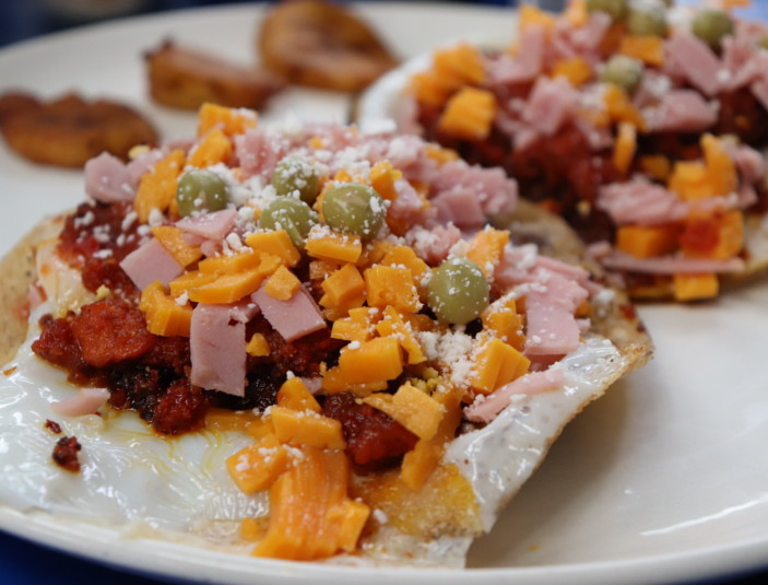 Huevos motuleños