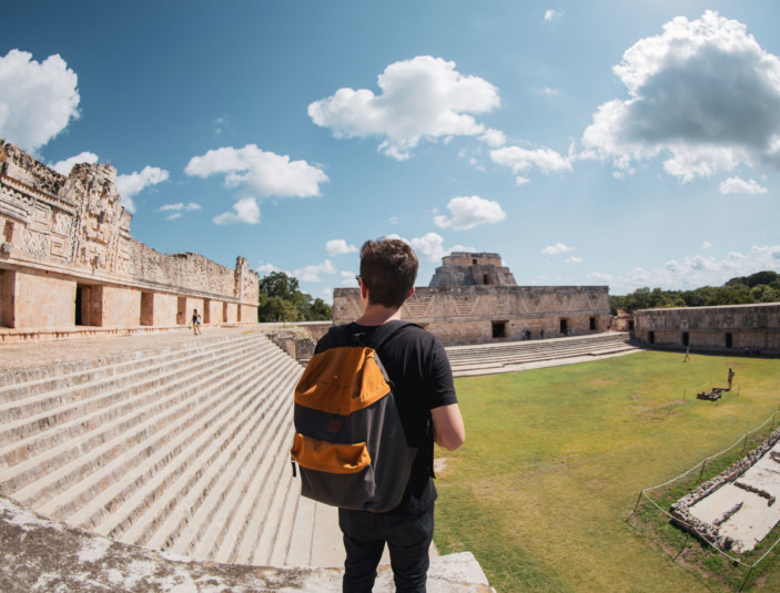 https://yucatantravel.epconsulting.mx/wp-content/uploads/2019/12/Uxmal-Cuadrágunlo-de-las-monjas-scaled-703x535.jpg
