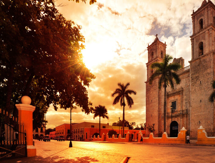 https://yucatantravel.epconsulting.mx/wp-content/uploads/2019/12/Valladolid-703x535.jpg