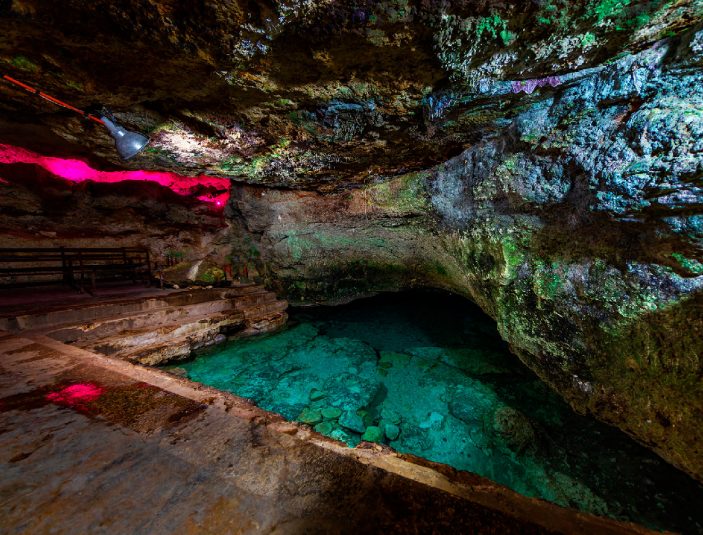 https://yucatantravel.epconsulting.mx/wp-content/uploads/2024/05/Cenote-Sambulá-Motul-1-703x535.jpg